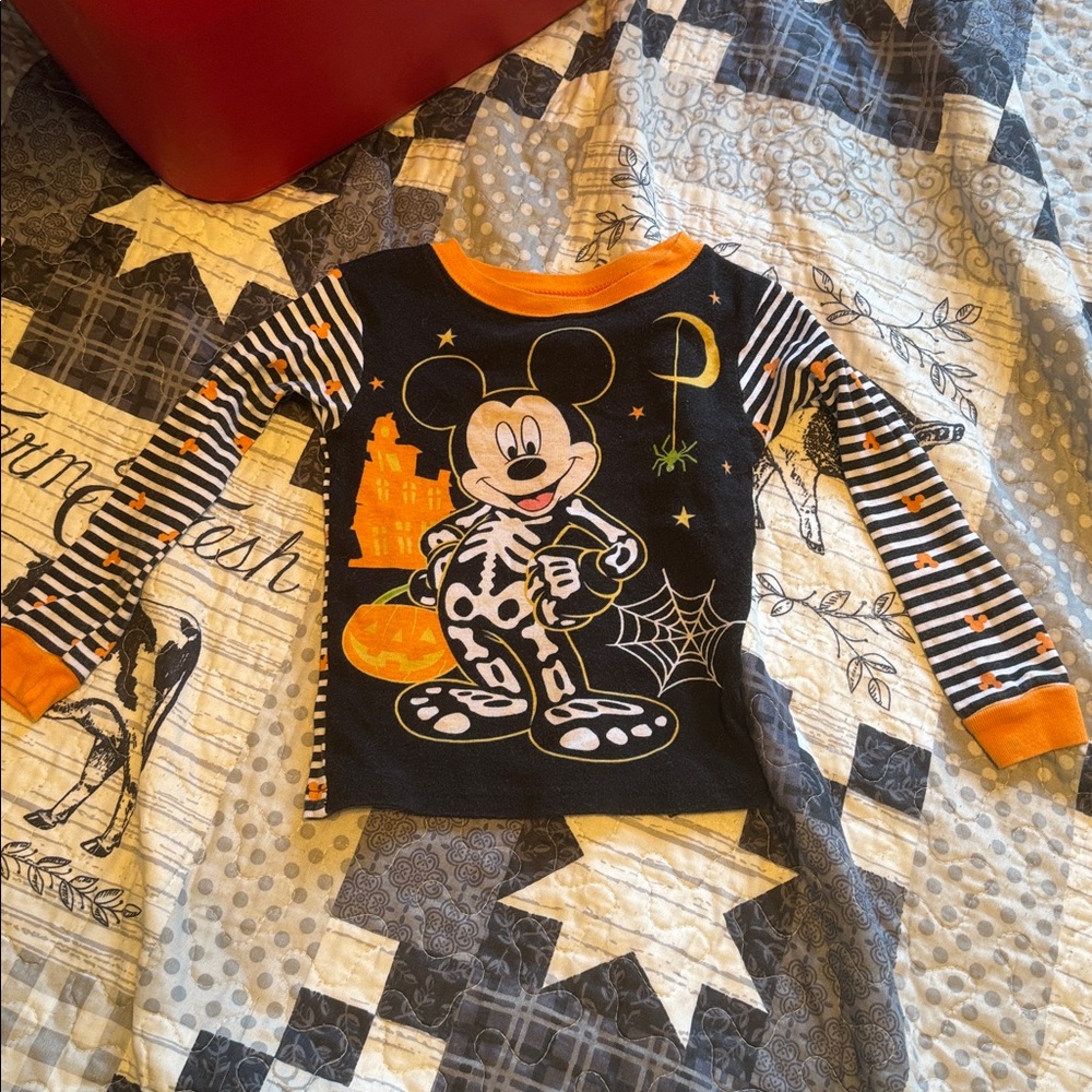 Mickey PJs - Picture 5 of 7